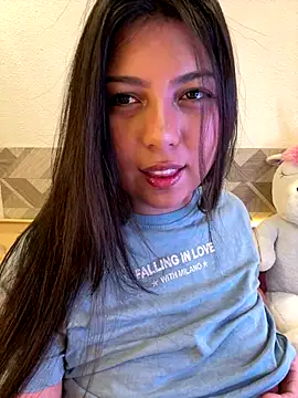 Snapshot of Maii_chan chatting on 11-04-25, 06:28 Maii chan online show from 11-04-25, 06:28