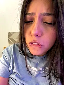 Snapshot of Maii_chan chatting on 12-01-25, 04:02 Maii chan online show from 12-01-25, 04:02