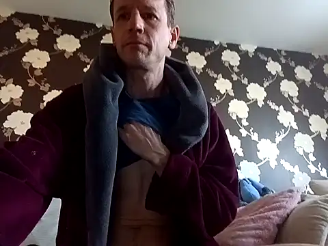 outdoorfun22 online show from 04-08-26, 07:21