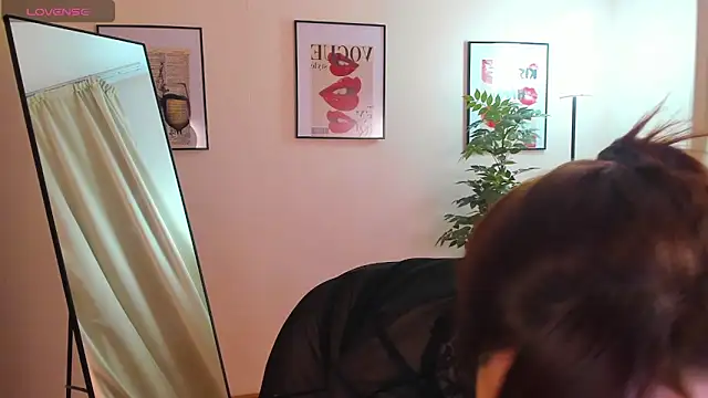 VanessaSmuth online show from 09-19-25, 01:53