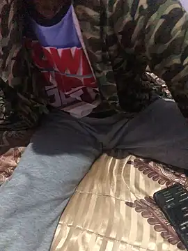 Snapshot of BringBackLostLover chatting on 02-19-25, 12:14 BringBackLostLover online show from 02-19-25, 12:14