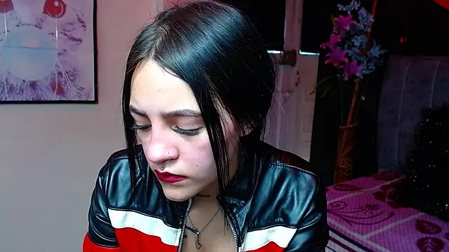 Violettasquirt online show from 11-08-25, 02:20