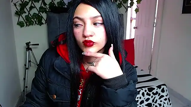 Violettasquirt online show from 06-19-26, 03:07
