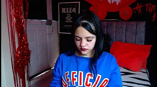 Snapshot of Violettasquirt chatting on 03-11-25, 03:34 Violettasquirt online show from 03-11-25, 03:34