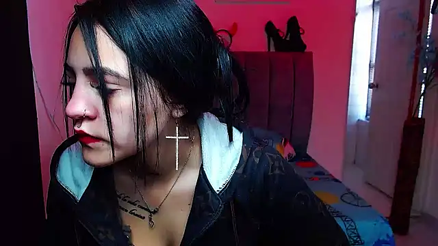 Snapshot of Violettasquirt chatting on 10-09-25, 01:11 Violettasquirt online show from 10-09-25, 01:11