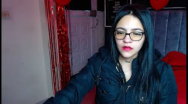 Snapshot of Violettasquirt chatting on 02-25-25, 09:26 Violettasquirt online show from 02-25-25, 09:26