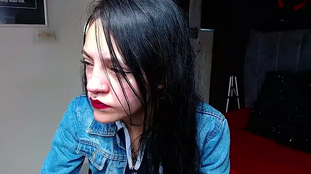 Violettasquirt online show from 02-12-26, 06:40