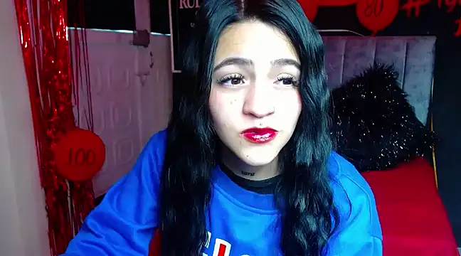 Snapshot of Violettasquirt chatting on 02-24-25, 03:20 Violettasquirt online show from 02-24-25, 03:20