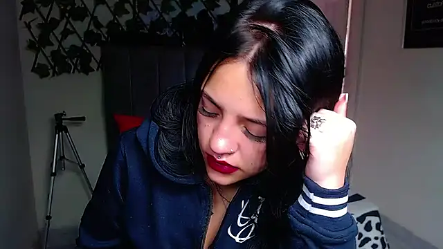 Violettasquirt online show from 06-30-26, 01:33