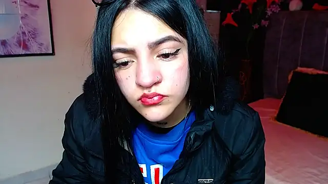 Violettasquirt online show from 11-28-25, 01:44