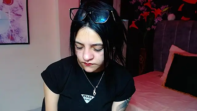 Violettasquirt online show from 11-26-25, 02:28