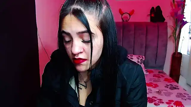 Snapshot of Violettasquirt chatting on 10-03-25, 01:56 Violettasquirt online show from 10-03-25, 01:56