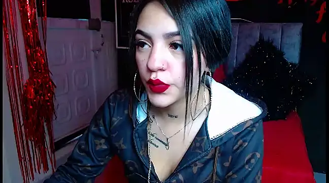 Snapshot of Violettasquirt chatting on 03-22-25, 01:41 Violettasquirt online show from 03-22-25, 01:41