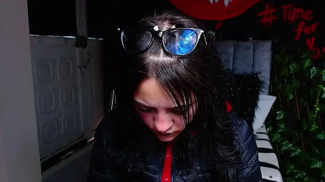 Violettasquirt online show from 04-15-26, 02:43