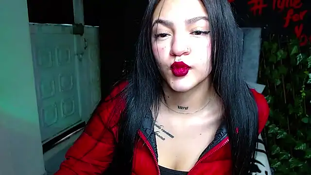 Violettasquirt online show from 04-25-26, 01:36