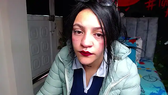 Violettasquirt online show from 05-21-26, 01:41
