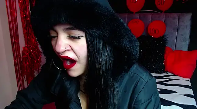 Snapshot of Violettasquirt chatting on 03-07-25, 03:07 Violettasquirt online show from 03-07-25, 03:07