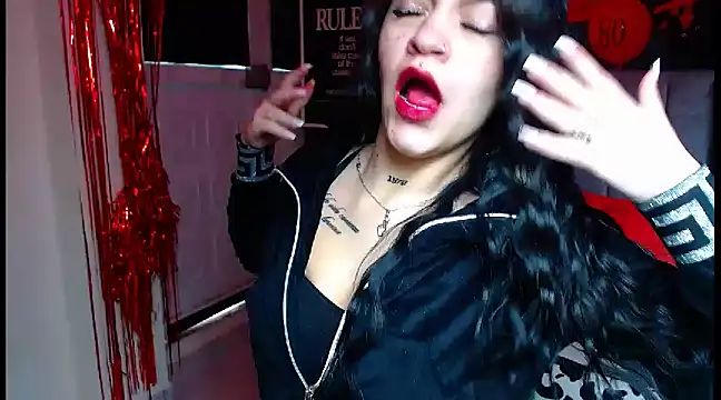 Snapshot of Violettasquirt chatting on 03-12-25, 02:01 Violettasquirt online show from 03-12-25, 02:01