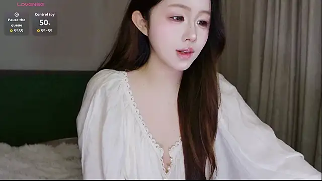 Hazel-11 online show from 01-18-26, 02:20