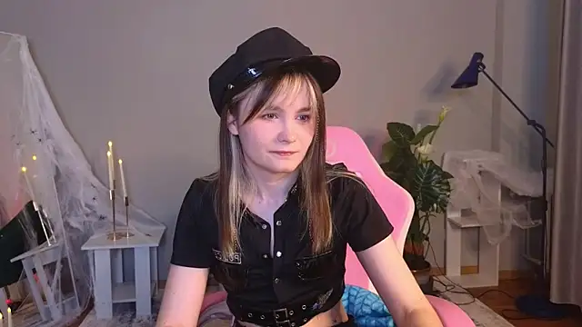 CiriRianonn online show from 10-28-25, 04:35