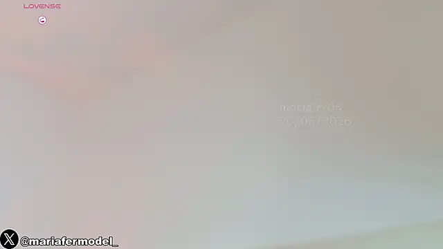 Snapshot of Mariafer05 chatting on 05-20-26, 04:04 Mariafer05 online show from 05-20-26, 04:04