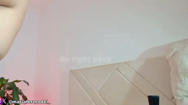 Snapshot of Mariafer05 chatting on 05-25-26, 04:38 Mariafer05 online show from 05-25-26, 04:38