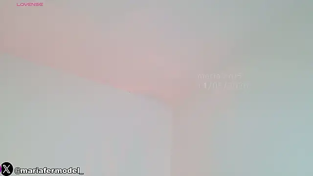 Snapshot of Mariafer05 chatting on 05-14-26, 04:04 Mariafer05 online show from 05-14-26, 04:04