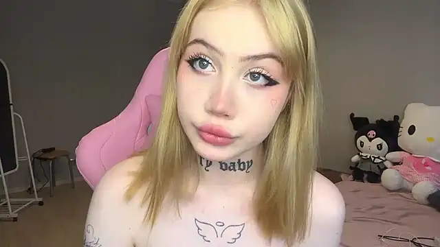 Snapshot of hanna_cry_baby chatting on 03-16-25, 12:55 hanna cry baby online show from 03-16-25, 12:55
