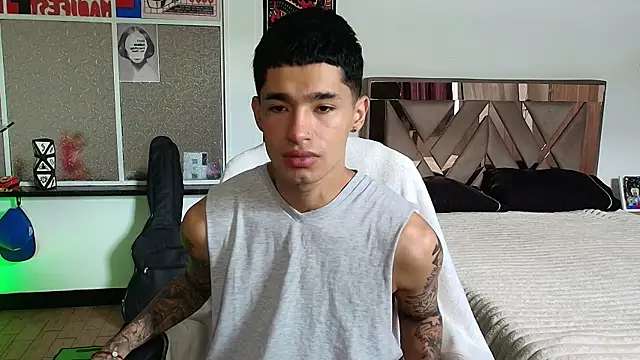 Snapshot of Damon__333 chatting on 10-15-25, 06:38 Damon  333 online show from 10-15-25, 06:38