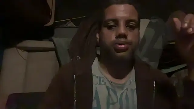 Snapshot of AbsolutMouuah chatting on 10-12-25, 09:16 AbsolutMouuah online show from 10-12-25, 09:16