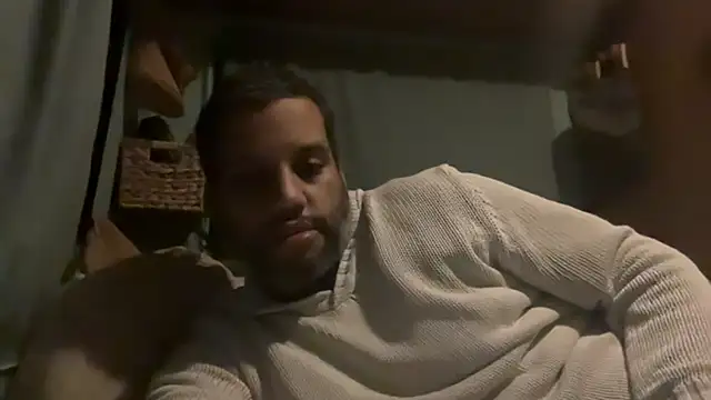 Snapshot of AbsolutMouuah chatting on 10-27-25, 10:00 AbsolutMouuah online show from 10-27-25, 10:00