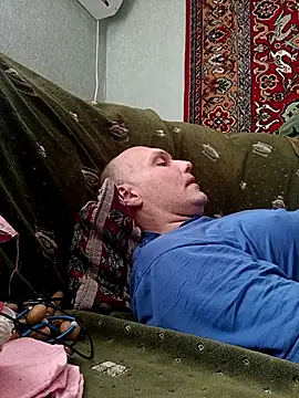 Snapshot of Pineapple04 chatting on 04-17-26, 07:11 Pineapple04 online show from 04-17-26, 07:11