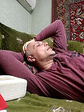 Pineapple04 online show from 11-28-25, 05:35