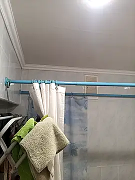 Pineapple04 online show from 11-11-25, 04:40