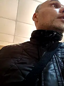 Pineapple04 online show from 12-01-25, 08:48