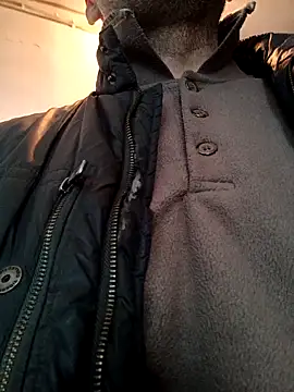 Snapshot of Pineapple04 chatting on 04-14-26, 06:51 Pineapple04 online show from 04-14-26, 06:51