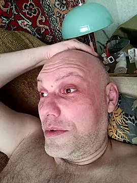 Snapshot of Pineapple04 chatting on 04-12-26, 04:27 Pineapple04 online show from 04-12-26, 04:27