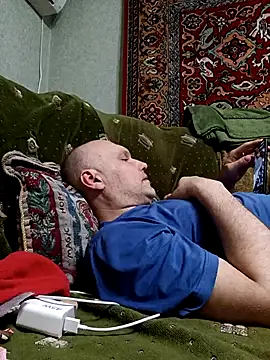 Snapshot of Pineapple04 chatting on 04-13-26, 06:34 Pineapple04 online show from 04-13-26, 06:34