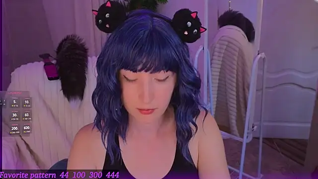 Toxic Ellies online show from 06-12-26, 07:28