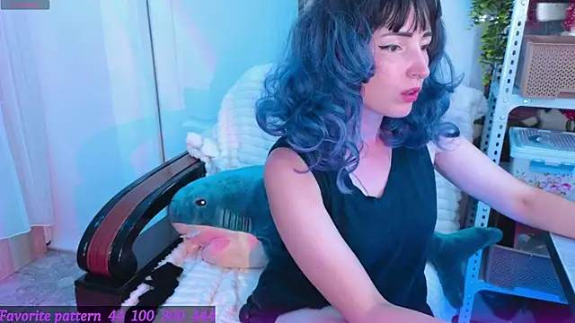 Toxic Ellies online show from 06-30-26, 03:01