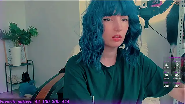 Toxic Ellies online show from 05-26-26, 10:24