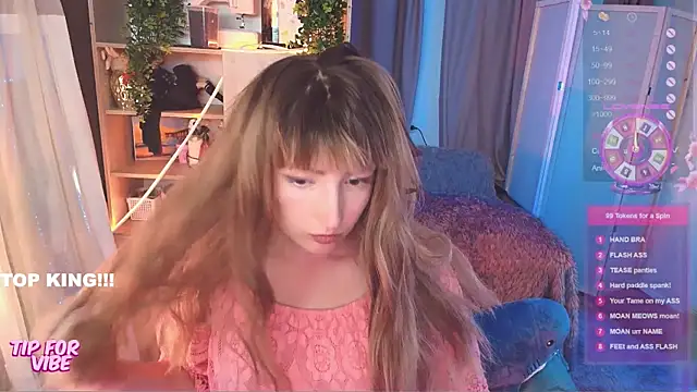 Snapshot of Toxic_Ellies chatting on 09-22-25, 02:45 Toxic Ellies online show from 09-22-25, 02:45