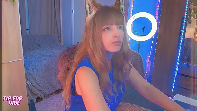 Snapshot of Toxic_Ellies chatting on 09-23-25, 03:52 Toxic Ellies online show from 09-23-25, 03:52