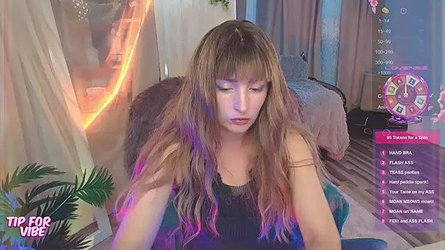 Snapshot of Toxic_Ellies chatting on 09-20-25, 02:44 Toxic Ellies online show from 09-20-25, 02:44