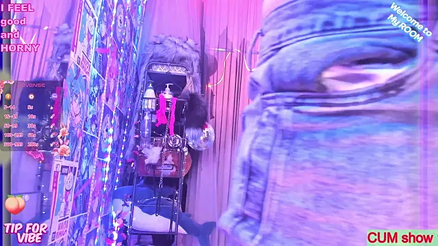 Snapshot of Toxic_Ellies chatting on 02-26-25, 04:38 Toxic Ellies online show from 02-26-25, 04:38