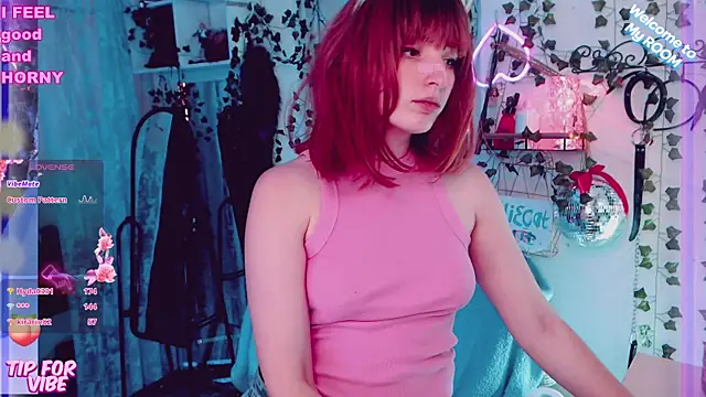 Snapshot of Toxic_Ellies chatting on 01-25-25, 02:36 Toxic Ellies online show from 01-25-25, 02:36