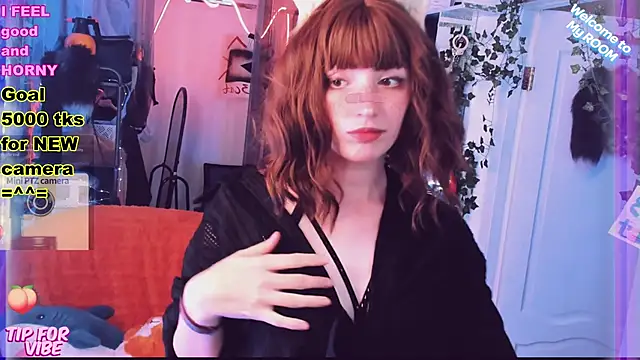 Snapshot of Toxic_Ellies chatting on 02-13-25, 03:03 Toxic Ellies online show from 02-13-25, 03:03