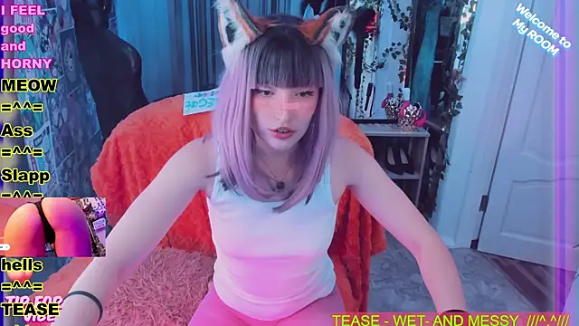 Snapshot of Toxic_Ellies chatting on 03-17-25, 10:49 Toxic Ellies online show from 03-17-25, 10:49