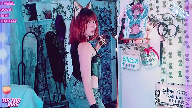 Snapshot of Toxic_Ellies chatting on 01-25-25, 05:40 Toxic Ellies online show from 01-25-25, 05:40