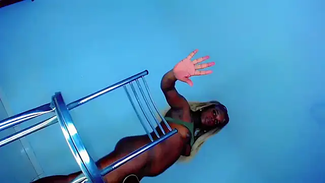 Snapshot of exoti_more chatting on 09-27-25, 09:10 exoti more online show from 09-27-25, 09:10